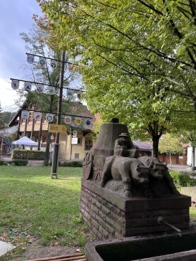 Holzhackers Ratsstuben im Herzen des Malerdorf Grötzingen Außenansicht Holzhackers Ratsstuben